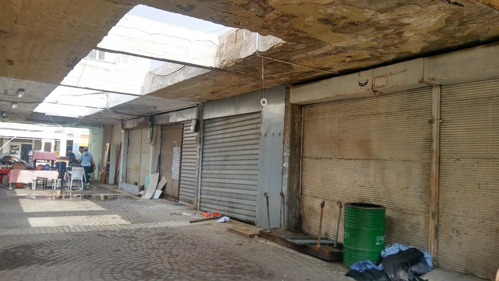 מרכז גילת בשכונה ד'. מתי תבוא הישועה? (צילום: דני בלר)